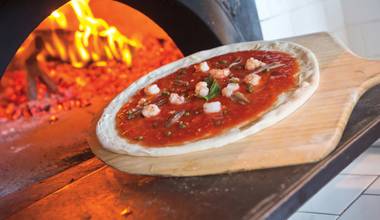 Which will you prefer, brick-oven pies at Flour & Barley or build-your-own pizzas at 800 Degrees?