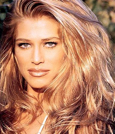 Amber Smith at Hawaiian Tropic Zone 
