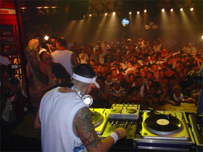 Seamless Afterhours presents guest DJ Skribble