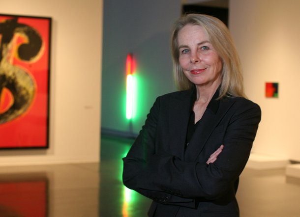 Libby Lumpkin, the celebrated and influential director of the Las Vegas Art Museum, suddenly resigned in December 2008 .