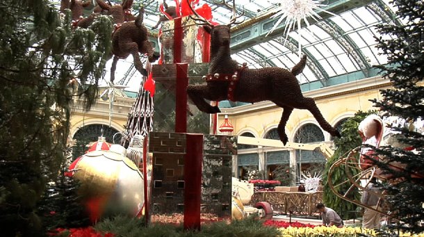 Truly a sight to behold, more than 2,400 man-hours went into crafting the Bellagio's elaborate holiday display.