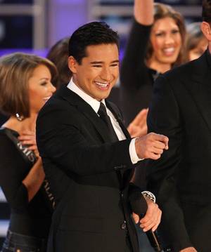 Mario Lopez hosts the 2009 Miss America Pageant.