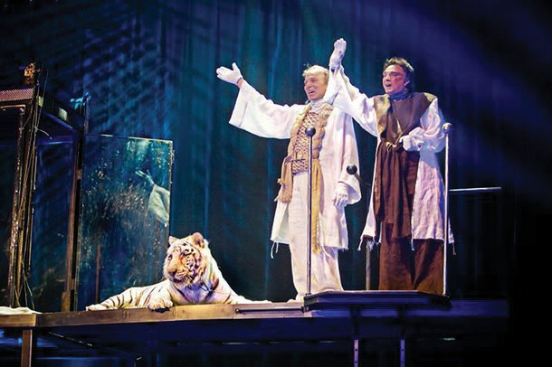 Siegfried, Roy and Montecore, February 2009.
