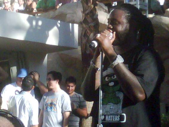 T-Pain put on a painful show at Rehab.