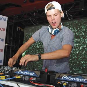 Avicii spins the last night of 2012 at XS.