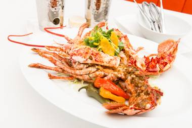 Customize your crustacean at Wynn’s palace of seafood.