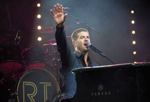 Robin Thicke performs at Foxtail this New Year's Eve.