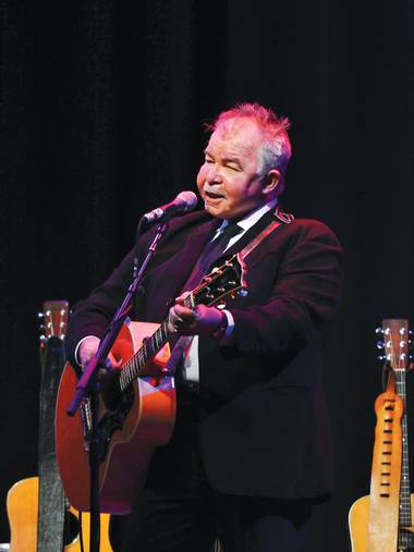 John Prine’s voice and recall may have faded, but his ability to transfix an audience remains intact.