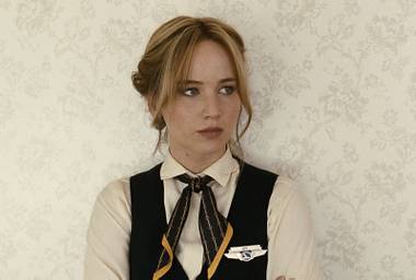 Jennifer Lawrence plays the titular character, inventor Joy Mangano, with her typical grit.