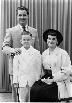 La famiglia: Young Larry Ruvo with his family.