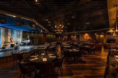The stylish, 8,560-square-foot jazz club and Italian restaurant opened this month adjacent to the Smith Center in Symphony Park.