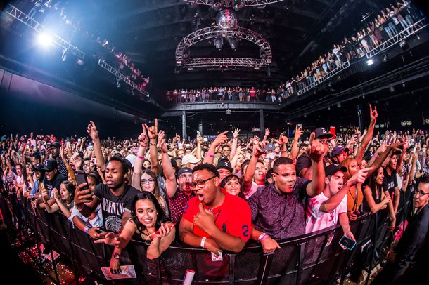 8 Chance the Rapper’s crowd at Brooklyn Bowl