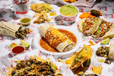 There’s no late-night feast quite like a spread from Roberto’s.