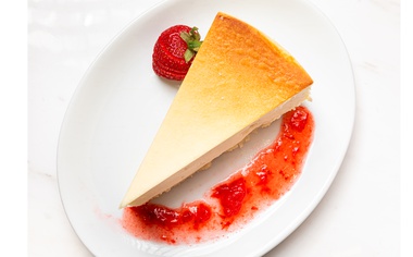 Cheesecake may be the star, but there’s a lot to savor at Junior’s.