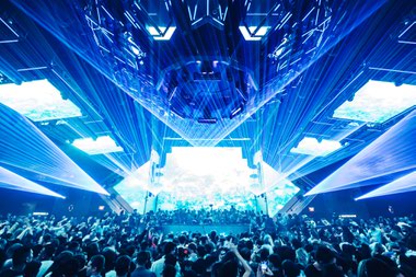 Celebrate Memorial Day Weekend 2025 in Las Vegas with epic pool parties, Tiësto at LIV Beach, DJ sets at Zouk, locals-only deals at Omega Mart and free concerts on Fremont Street.