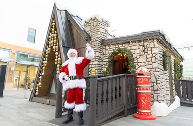 From Downtown Summerlin to Green Valley Ranch to Town Square, these outdoor malls will get you in the spirit while you stuff those stockings. Downtown Summerlin has more than 125 shops ...