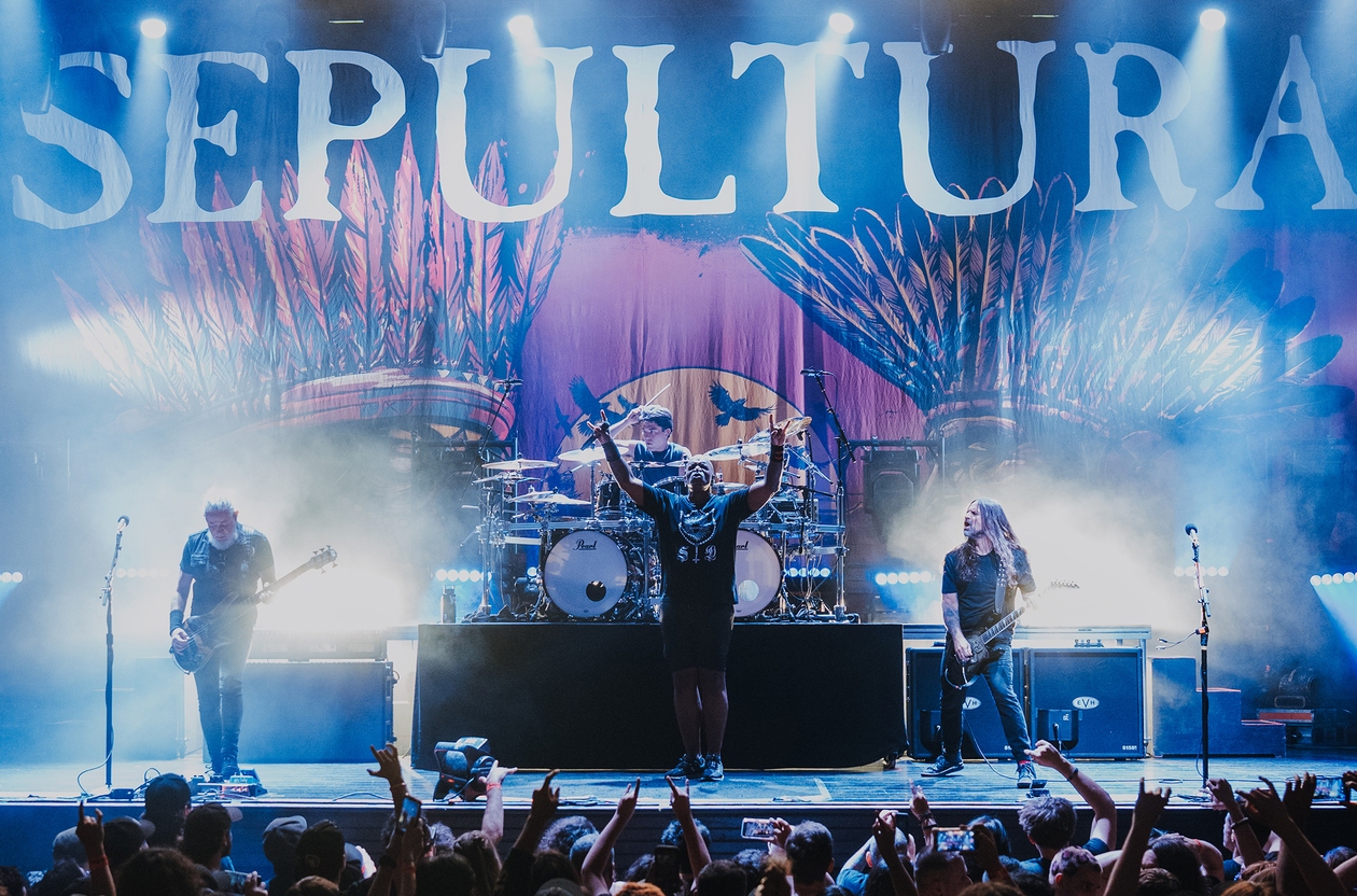 Across more than 40 years, the band has carved out a sound that fused thrash, death metal, nu metal and Brazilian rhythmic influence into something genuinely singular. Seeing the curtain begin to fall on that legacy felt surreal.