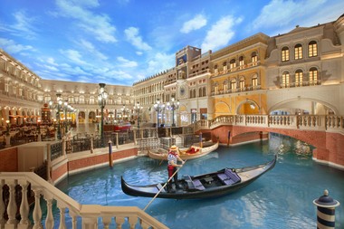 Spectacular Saturdays at Grand Canal Shoppes
