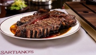 The brainchild of legendary chef and three-time James Beard Award winner Alfred Portale, Sartiano’s exudes luxury and refinement from the moment guests arrive. 