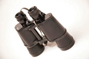 Who needs beer goggles when you have a binocular flask?