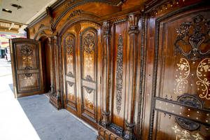 The ornately-carved doors of Maharaja
