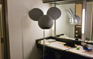 Sometimes Things Get Complicated (LED mau5head backstage before the VMAs)
