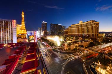 Take advantage of Vegas nightlife as it should be—an indoor-outdoor experience with picture perfect views.