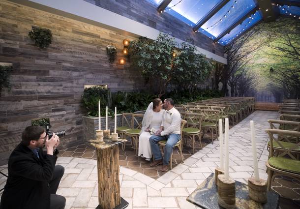 Angela Rocha and Jose Maldonado of Kennedy, Texas, get married at Chapel of Flowers, on February 8, 2018. (Steve Marcus/Staff)