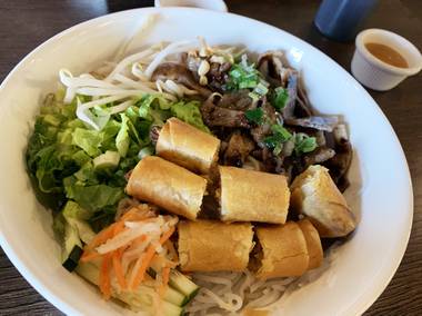Not all local Vietnamese eateries also offer a huge Chinese food menu.