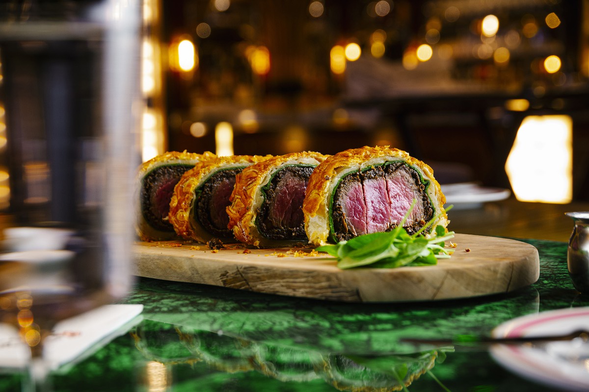 Delilah’s throwback vibes and fantastic food beckon on the Las Vegas