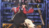 Chris Shivers’ 2000 season saw him become the first bull rider to win three consecutive premier series events, as well as tie the then-highest-scoring ride in PBR history with 96.5 points aboard Jim Jam.