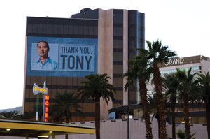 A mural of Tony Hsieh on Zappos’ Downtown headquarters in February