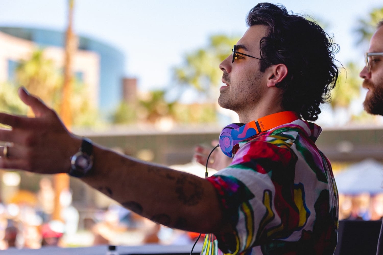 Jonas got the party started in the daytime before joining his brothers for their concert at Park MGM.