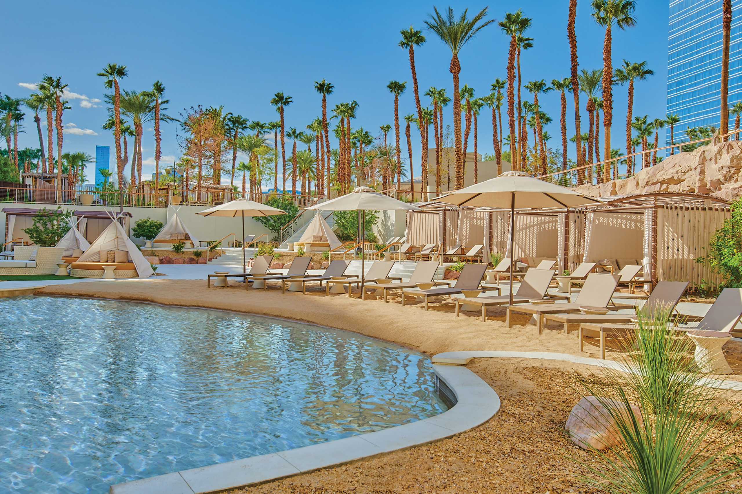 2017 Season Pool Closure – Monte Carlo - Las Vegas Hotels