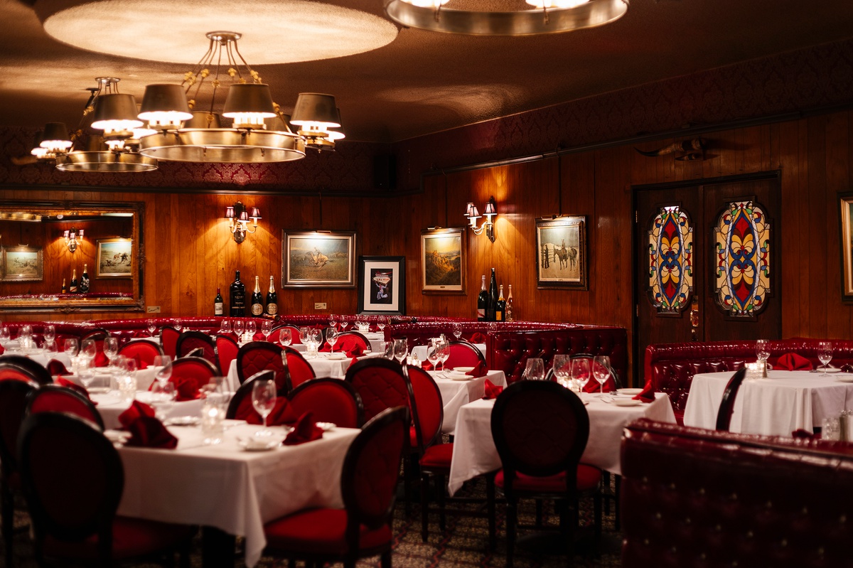 golden steer dress code shorts A line usually forms around 4pm prior to opening for potential walk ins., Reservations for the Golden Steer Steakhouse can be made via OpenTable. We do tend to book up 4 months in advance; if you