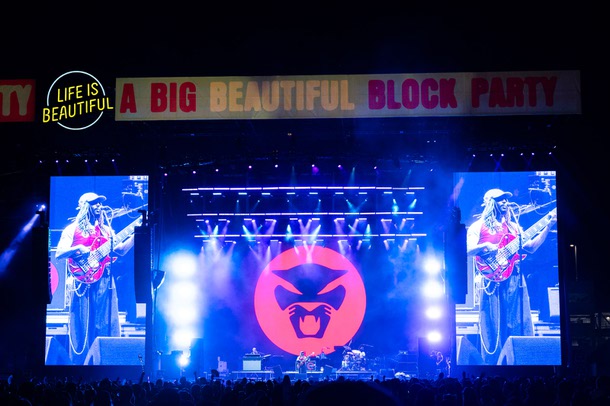 The 11th annual Life Is Beautiful Festival presents a Big Beautiful Block Party, kicked off on Friday, October 27th and ended on Saturday in downtown Las Vegas, Nevada. Artist including LCD Soundsystem, Jungle and Thundercat headlined Saturday night’s final show.