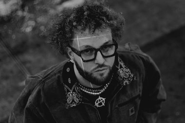 Ayers dips in and out of genres with an admirable amount of ease, having grown up listening to everything from Coldplay to the Ying Yang Twins.