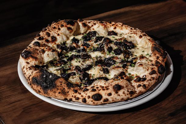 Double Zero Pie & Pub’s Funghi Pizza 