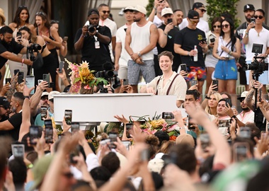 The former Wet Republic space now embraces a tropical, dreamy aesthetic that’s more Palm Springs than EDM gladiator pit.