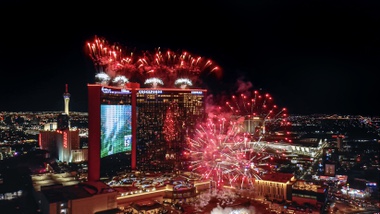 Celebrate Fourth of July 2025 in Las Vegas with rooftop fireworks at Circa and Resorts World, downtown festivities at The Plaza, open bars, DJ sets and more. 