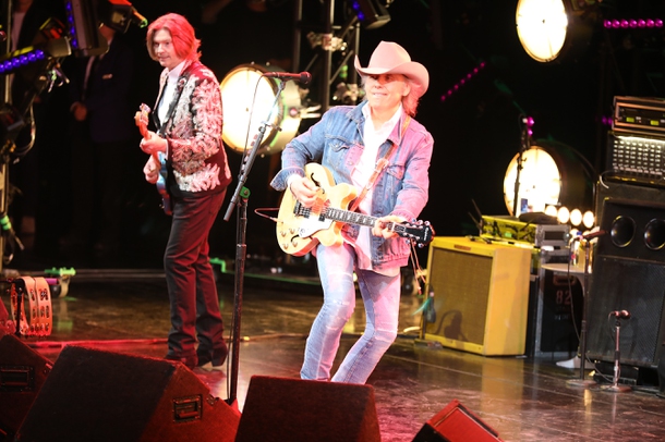 Dwight Yoakam