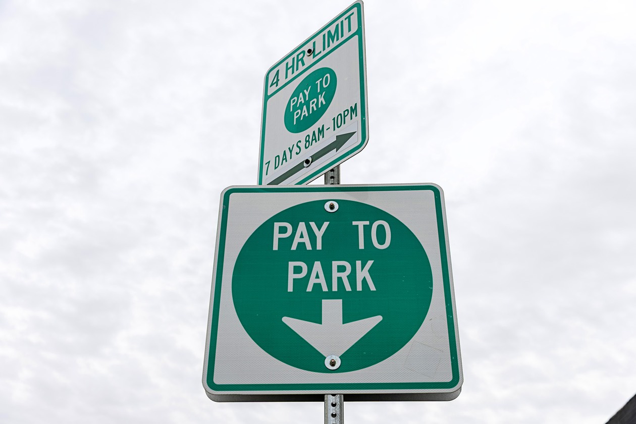 Construction projects and new parking fees in downtown Las Vegas are slowly strangling traffic to local businesses — and some haven’t survived. The latest casualty: the Arts District location of Dig It! Coffee Co. ...

