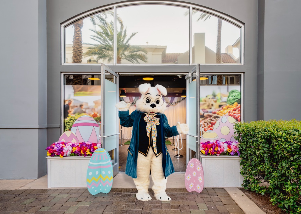 Whether you're brunching, egg hunting or exploring the neighborhood, Las Vegas has a few great ways to spend Easter weekend this year.