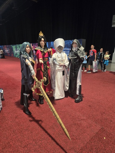 From left to right, local cosplayers as Byleth from Fire Emblem, Fire Lord Zuko from Avatar the Last Airbender, Shiromuku from Silent Hill F and Undertaker from Elden Ring. 


@Swabluus (Byleth - Fire Emblem) 
@eiyingcos (Fire Lord Zuko - Avatar) 
@abbydaze (Shiromuku-Silent Hill F) 
@vamplettes (Undertaker-Elden&nbsp;Ring) 