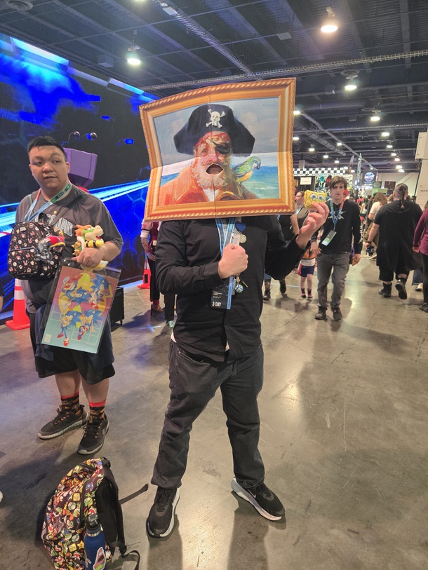 Cosplayer Johnny Boy Test portrays Patchy the Pirate from SpongeBob Squarepants. (@thetrue_johnnyboytest_) 