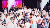 It’s bound to be a bacchanal of blowouts at Vegas dayclubs and nightclubs, and if you’re going to make the most of it, you’ll need this guide.